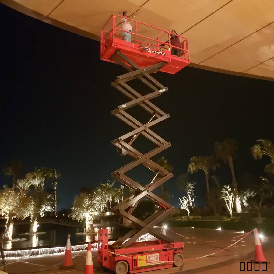 مانلفت سقالات كهرباء مكه