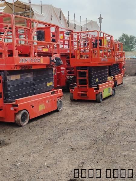 #scissor_lifts_and_manlif