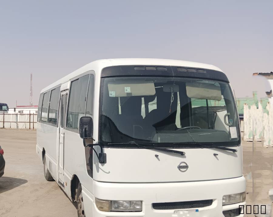 باص نيسان سلفيان2012